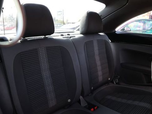 Used 2014 Volkswagen Beetle R-Line FWD image 17