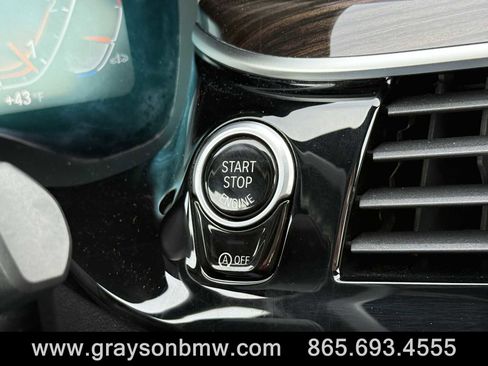 Used 2022 BMW 530i xDrive w/ Premium Package image 28