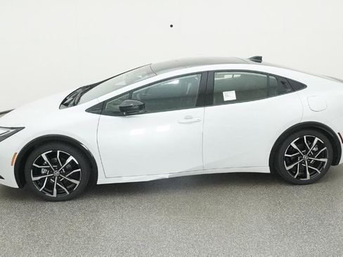 New 2026 Toyota Prius XSE Premium image 3