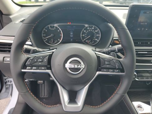 New 2025 Nissan Altima 2.5 SR w/ SR Premium Package image 19