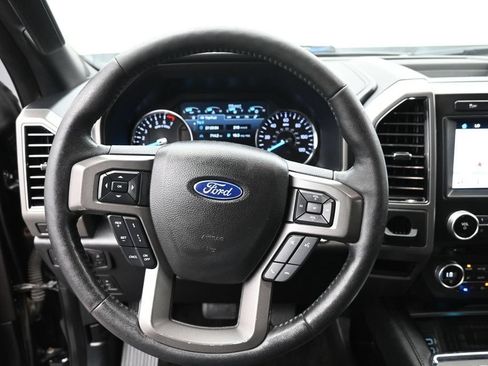 Used 2018 Ford Expedition XLT w/ Equipment Group 202A RWD image 28