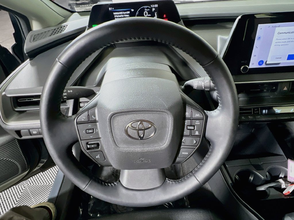 Certified 2025 Toyota Prius LE FWD image 10
