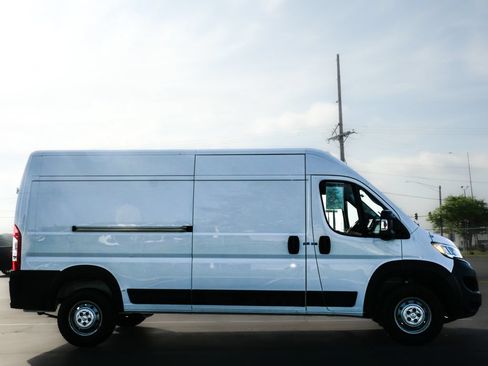 Used 2023 RAM ProMaster 2500 FWD image 4