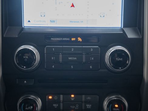 Used 2017 Ford F150 Lariat w/ Equipment Group 502A Luxury image 30