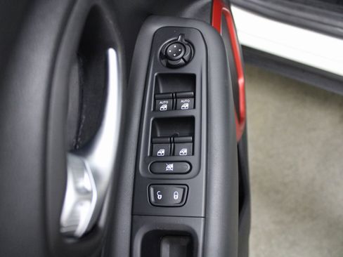 Used 2019 Jeep Renegade Trailhawk image 13