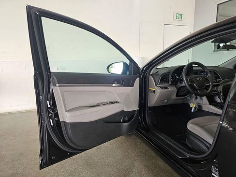 Used 2018 Hyundai Elantra SEL FWD image 21
