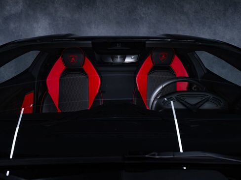 Used 2024 Lamborghini Revuelto AWD/4WD image 36