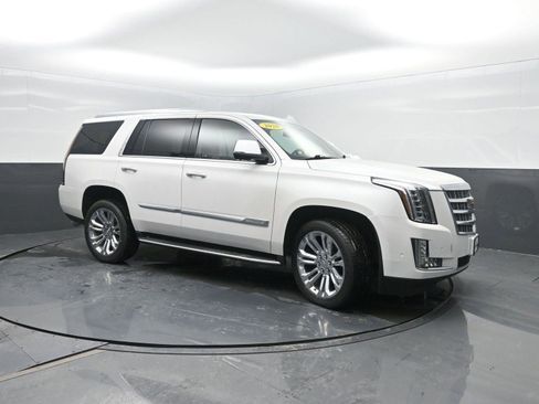 Used 2020 Cadillac Escalade Premium Luxury w/ LPO, Radiant Package image 4