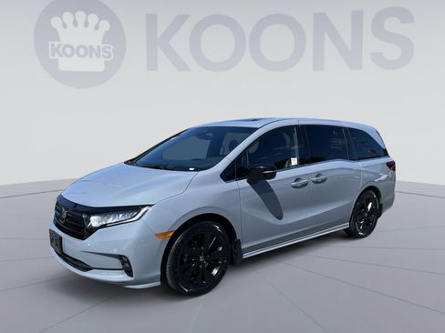 Used 2024 Honda Odyssey Sport image 1