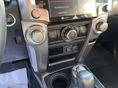 Certified 2021 Toyota 4Runner SR5 AWD/4WD image 23