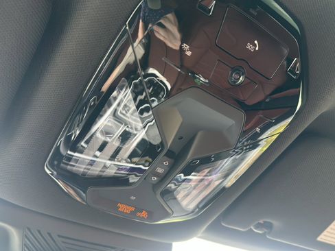 New 2026 BMW 740i w/ Premium Package RWD image 27