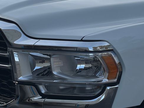 Used 2024 RAM 3500 Tradesman w/ Chrome Appearance Group image 9