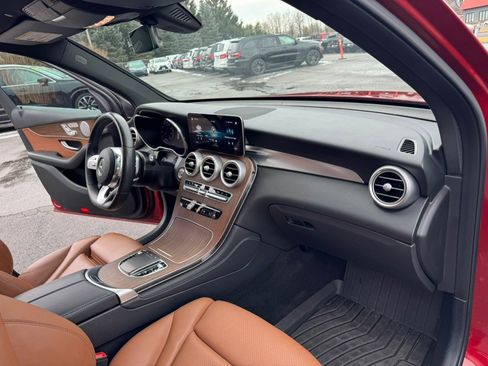 Used 2021 Mercedes-Benz GLC 300 4MATIC image 24
