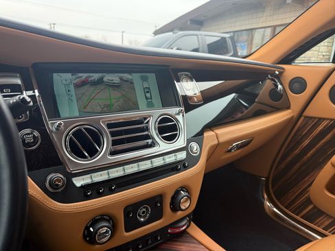Used 2015 Rolls-Royce Wraith image 60