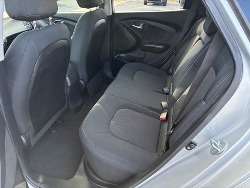 Used 2012 Hyundai Tucson GL image 15