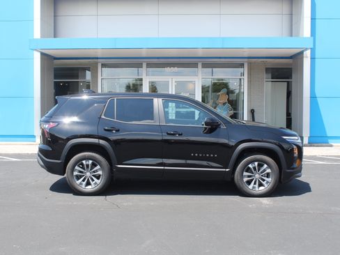 New 2027 Chevrolet Equinox LT w/ Safety and Technology Package AWD/4WD image 3