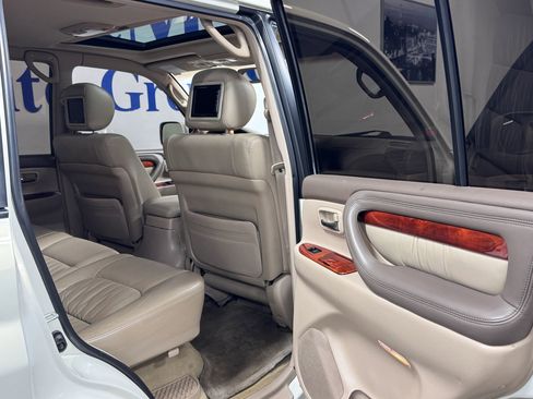 Used 2002 Lexus LX 470 LX 470 Sport Utility 4D image 17