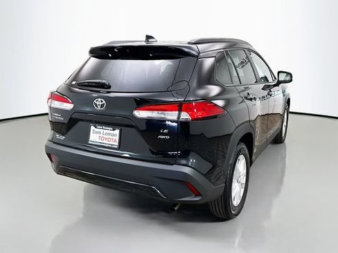 Used 2025 Toyota Corolla Cross LE AWD/4WD image 7