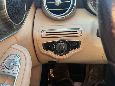 Used 2018 Mercedes-Benz C 300 Sedan w/ Premium Package image 17