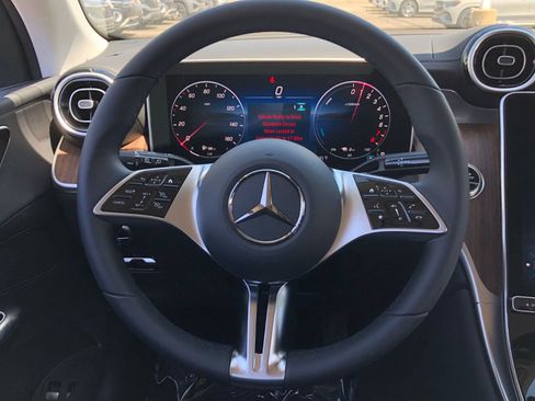New 2025 Mercedes-Benz GLC 350e 4MATIC image 18