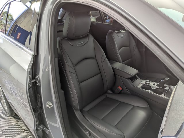 Used 2024 Cadillac XT4 Premium Luxury w/ Cold Weather Package AWD/4WD image 31