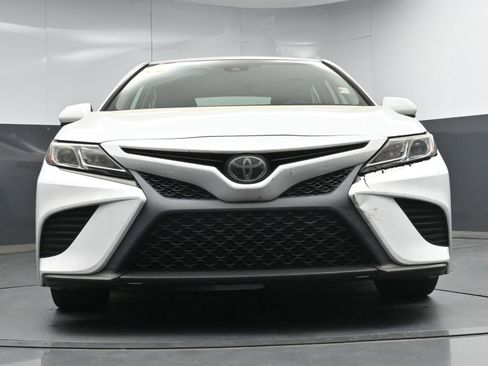 Used 2019 Toyota Camry SE image 21