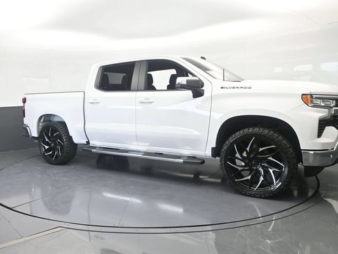 Used 2026 Chevrolet Silverado 1500 LT AWD/4WD image 8
