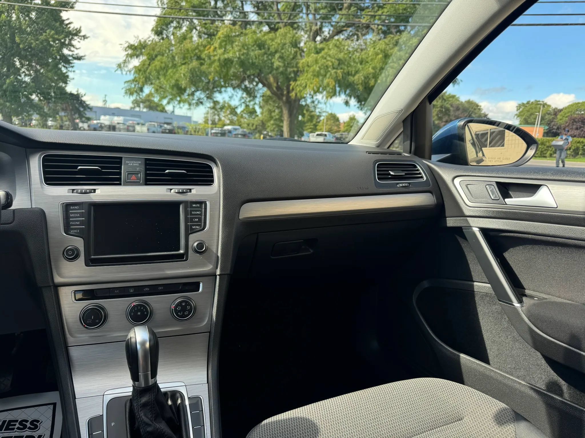 Used 2017 Volkswagen Golf SEL FWD image 15