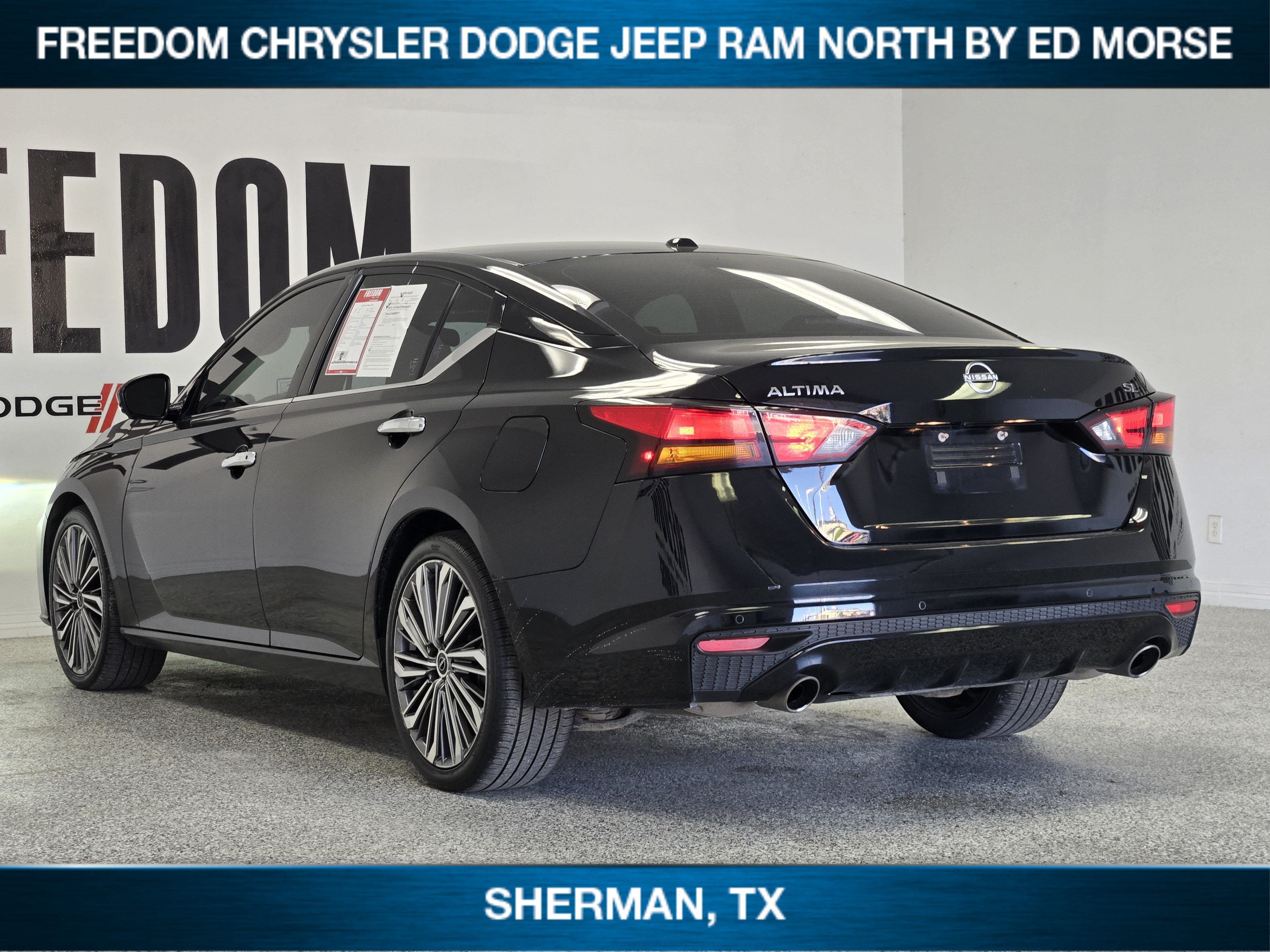 Used 2023 Nissan Altima 2.5 SL FWD image 3