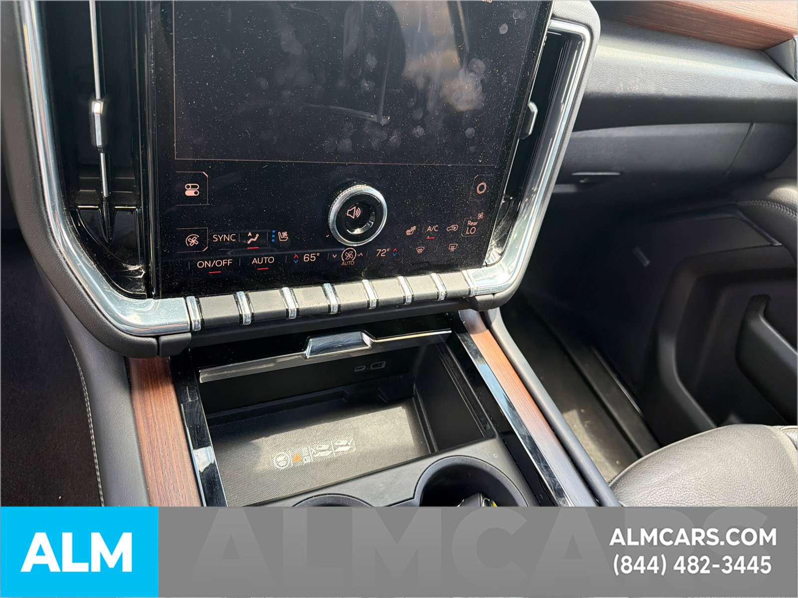 Used 2025 GMC Yukon Denali AWD/4WD image 36