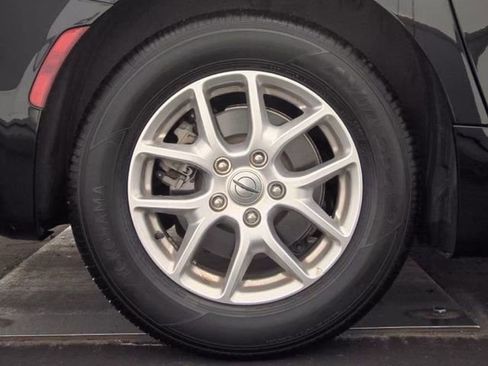 Used 2024 Chrysler Pacifica Touring-L FWD image 20