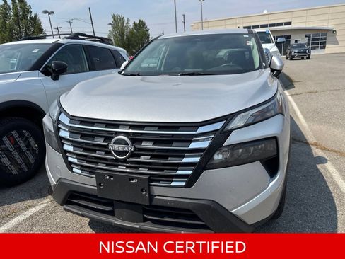 Certified 2025 Nissan Rogue SV AWD/4WD image 2