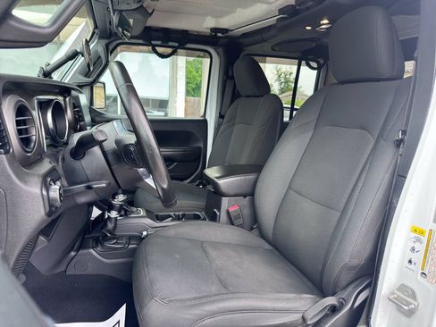 Used 2020 Jeep Gladiator Sport w/ Quick Order Package 24S AWD/4WD image 14