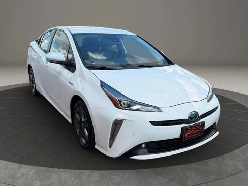 Used 2022 Toyota Prius XLE FWD image 3