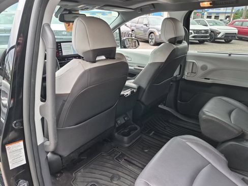 Used 2023 Toyota Sienna XSE w/ XSE Plus Package AWD/4WD image 16