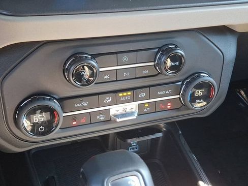 Used 2025 Ford Bronco Big Bend AWD/4WD image 19