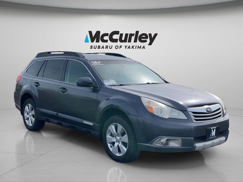 Used 2010 Subaru Outback 2.5i Limited w/ Popular Equipment Group 2A image 13