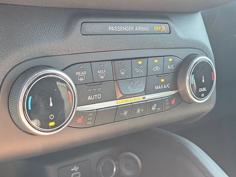 Used 2025 Ford Escape ST-Line Select AWD/4WD image 30