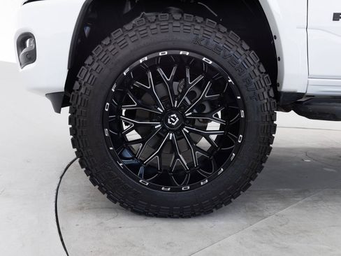 Used 2025 RAM 1500 Big Horn AWD/4WD image 17