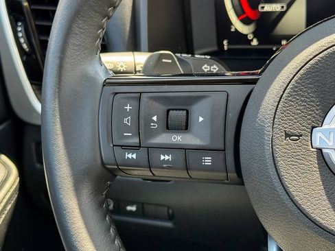 Used 2024 Nissan Rogue Platinum w/ Platinum Premium Package AWD/4WD image 34