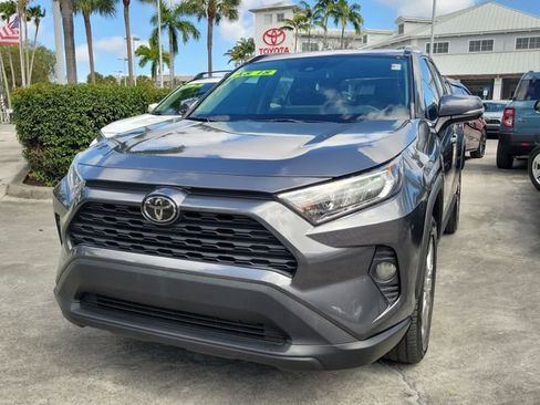 Used 2021 Toyota RAV4 XLE Premium image 2