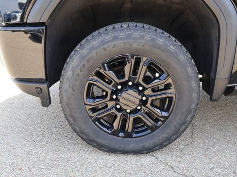 Used 2022 GMC Sierra 2500 Denali w/ Denali Black Diamond Edition AWD/4WD image 37