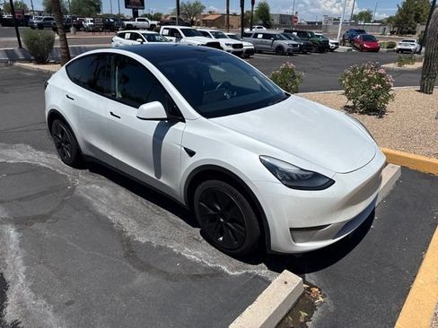 Used 2020 Tesla Model Y Long Range AWD/4WD image 3