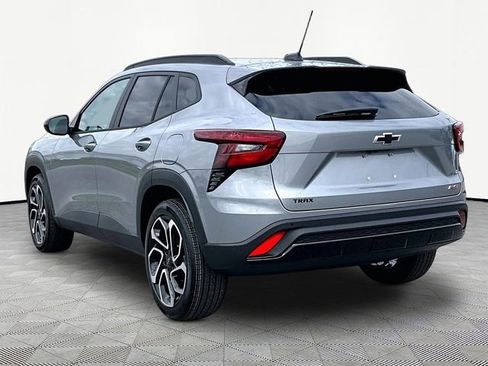 New 2026 Chevrolet Trax RS w/ Sunroof Package FWD image 4