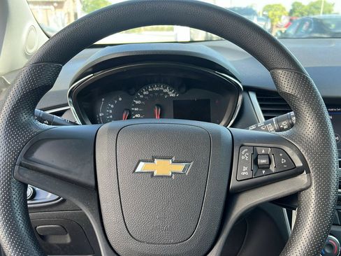 Used 2020 Chevrolet Trax LS FWD image 16