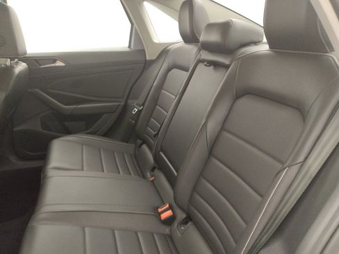 Used 2024 Volkswagen Jetta SE FWD image 18
