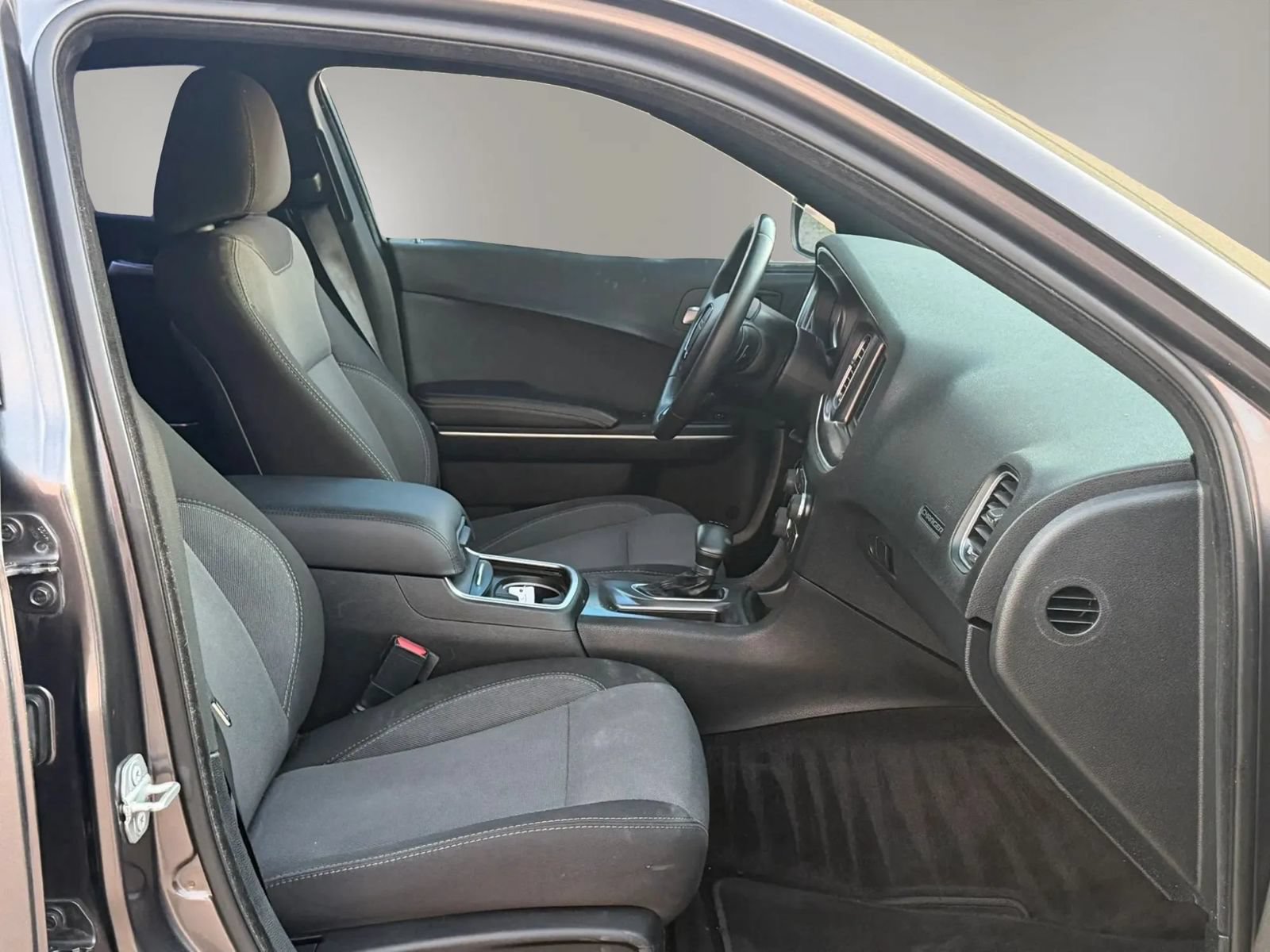 Used 2018 Dodge Charger SXT RWD image 20