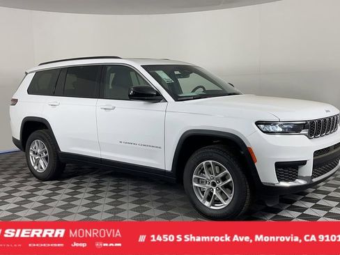 New 2025 Jeep Grand Cherokee L Laredo image 1
