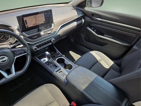 Used 2023 Nissan Altima 2.5 SV w/ SV Premium Package FWD image 19