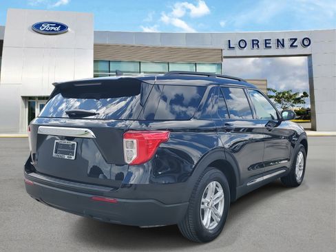 Used 2023 Ford Explorer XLT image 5